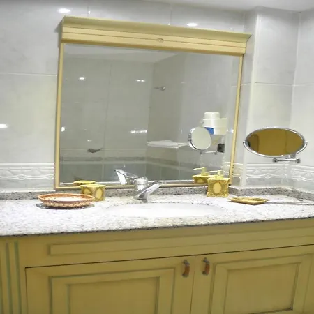 Sole & מלון בודרום